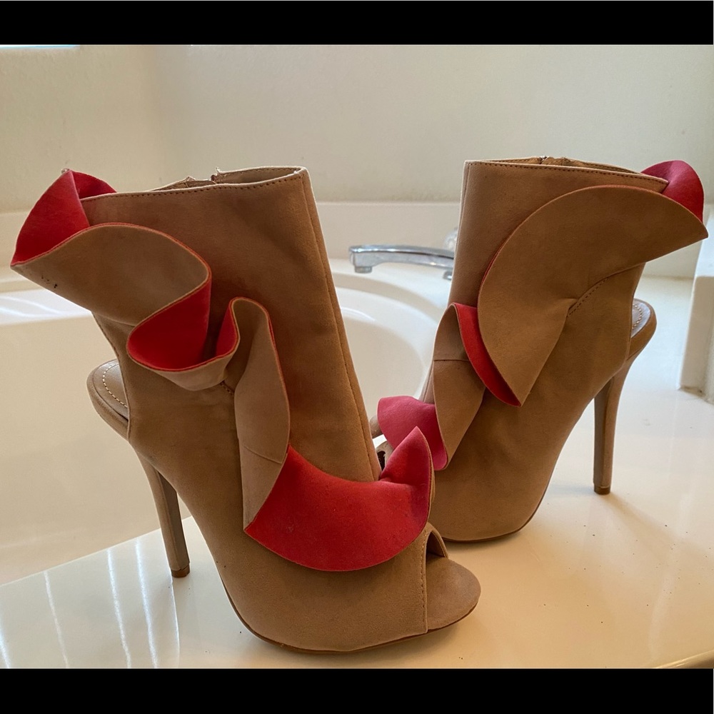 Never worn, peep toe tan and pink heels